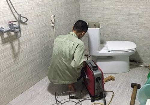 Thông tắc bồn cầu Thuận Nam