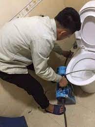 Thông bồn cầu Mộc Hoá