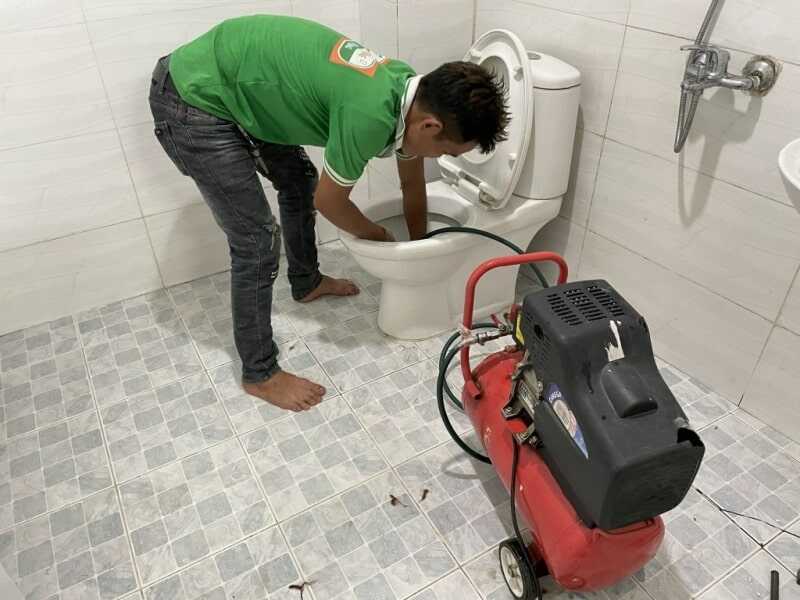 Thông bồn cầu Vĩnh Hưng