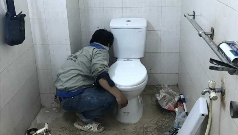 Thông tắc bồn cầu Đức Huệ
